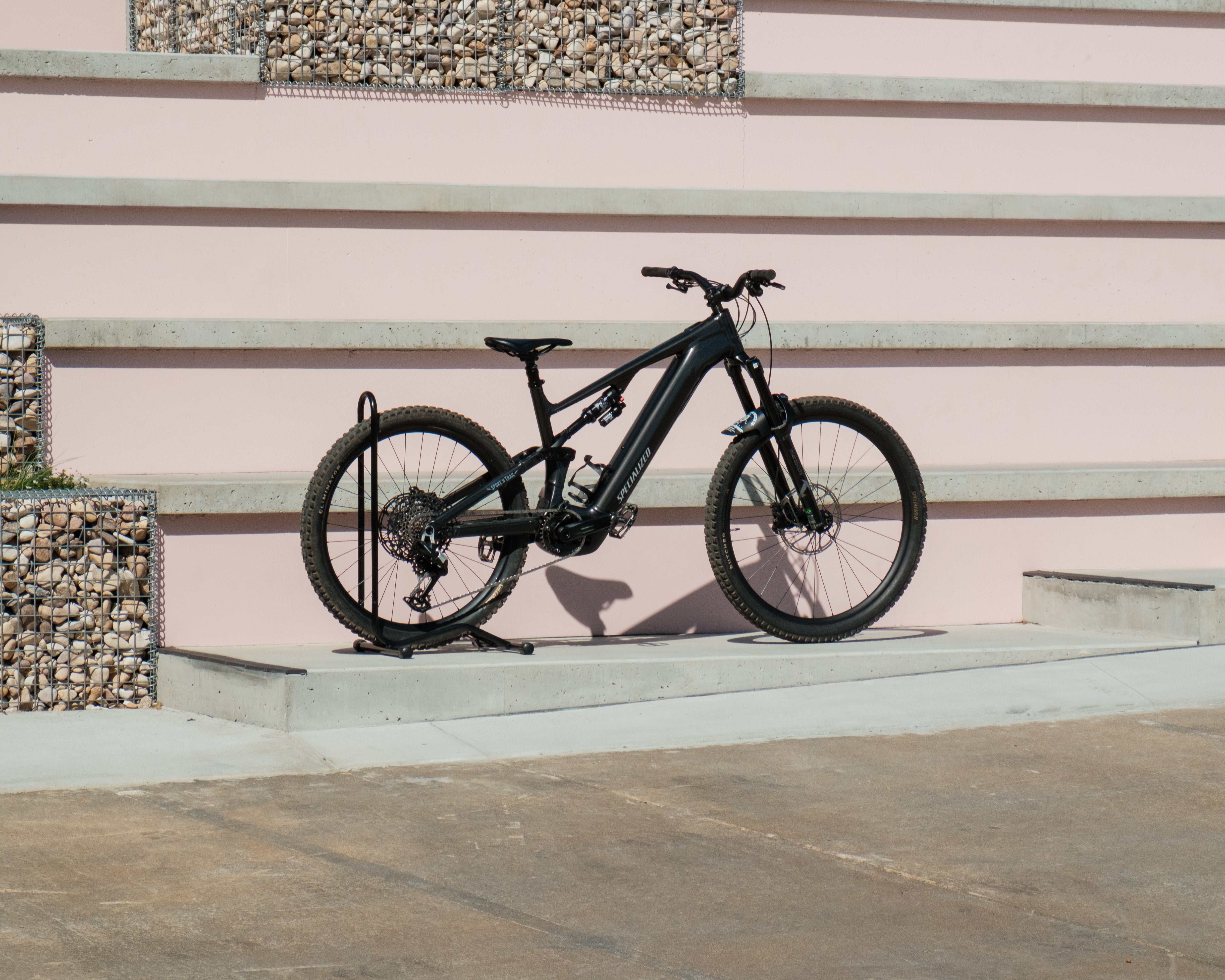 Ex-demo Specialized Turbo Levo 4 Alloy e-mountain bike, sizes S2 and S5 - Spoke N Trail Noosa (2 of 5)
