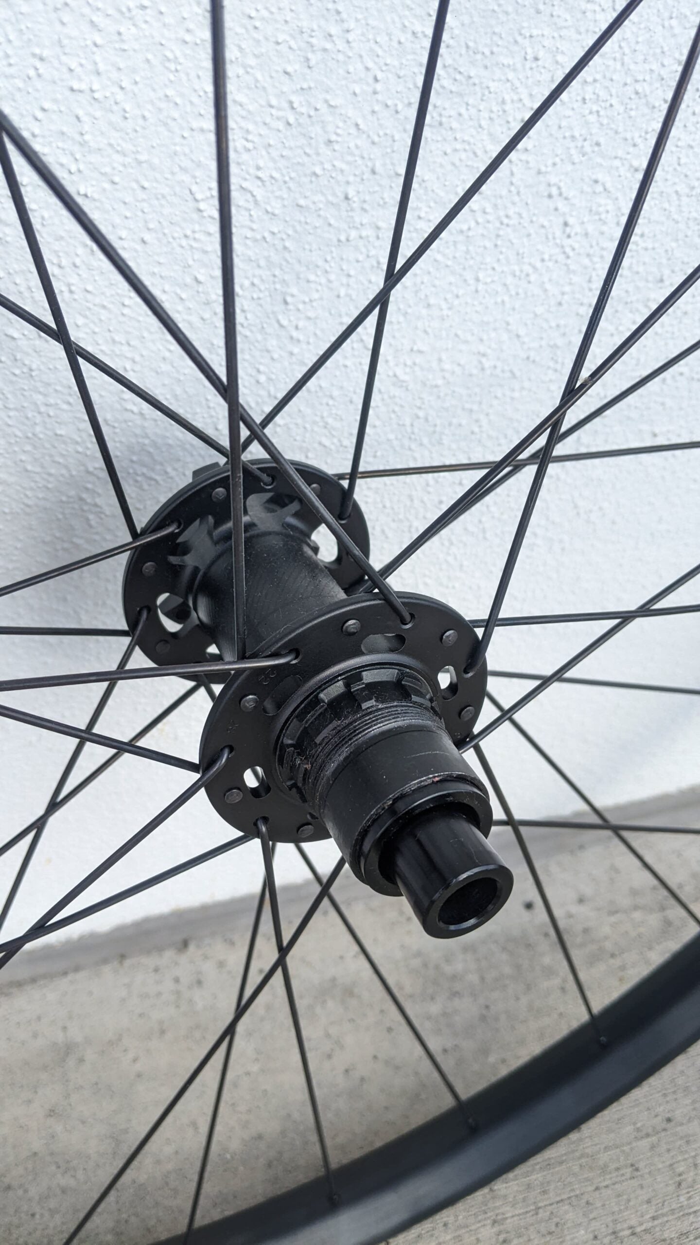 Specialized 29 Wheelset, 27mm inner width, 28h, 15x110mm &amp; 148mmx12mm Tubeless ready image 3