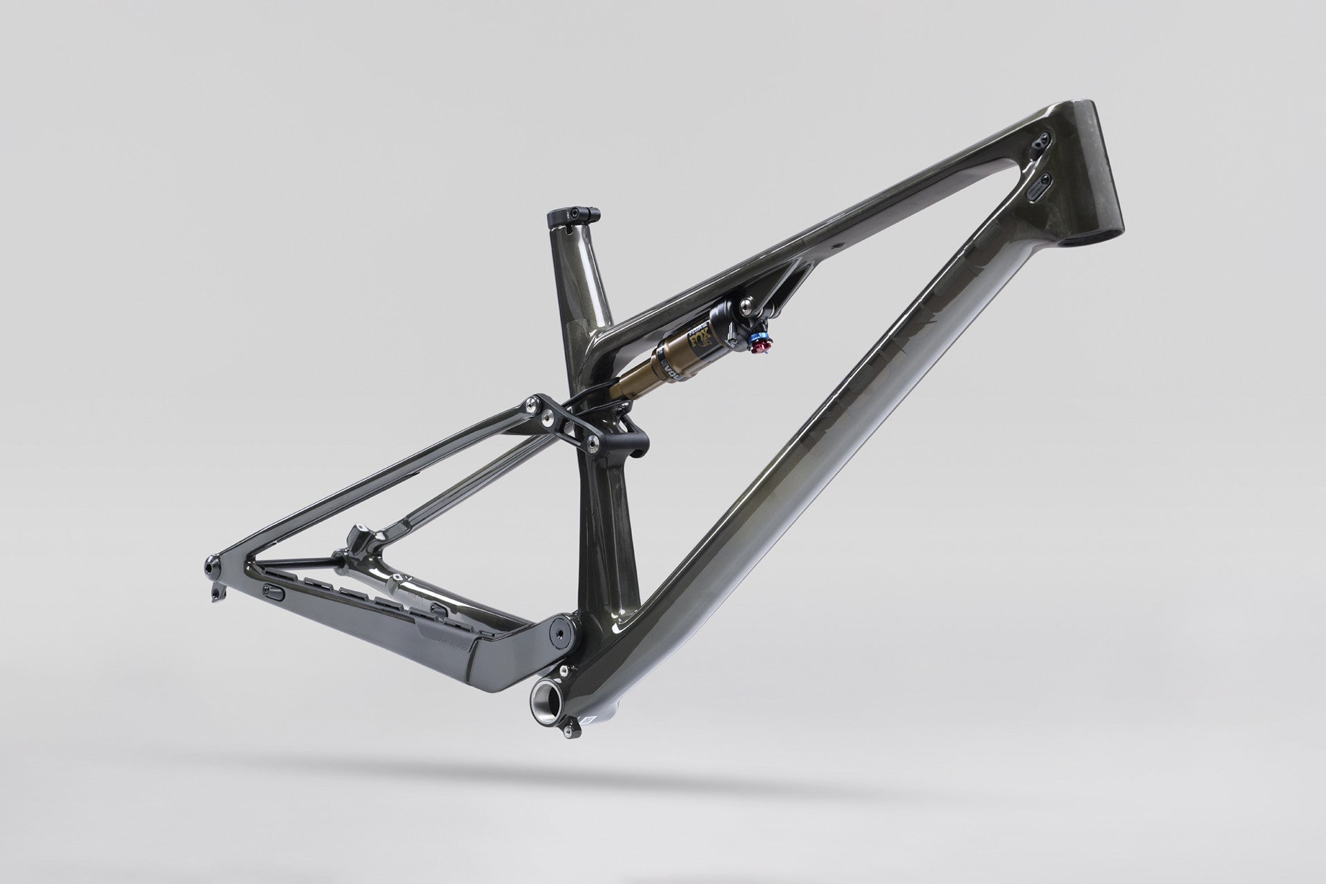 Norco Revolver Framekit Black Carbon - quarter view