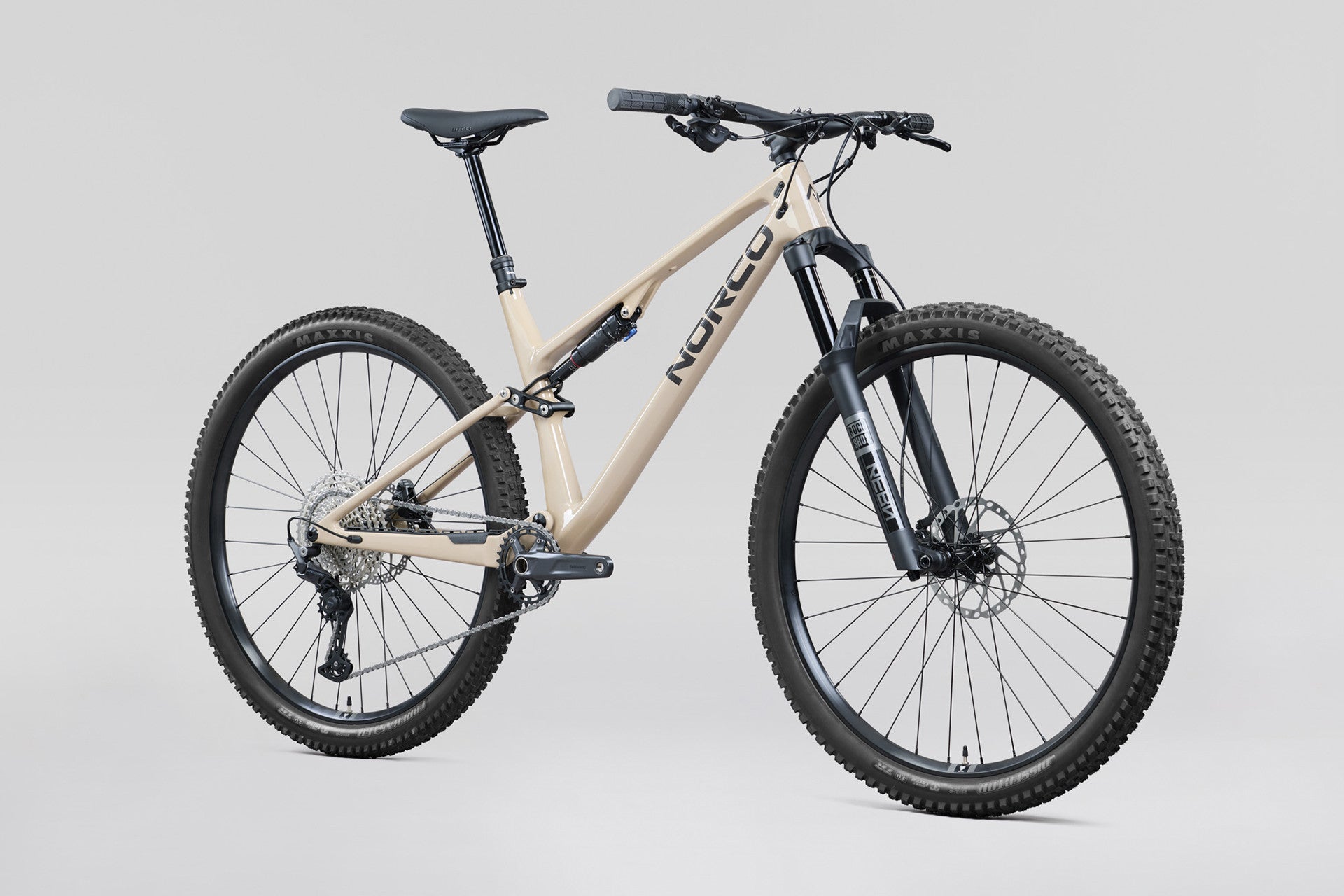 Norco Revolver LT C3 Khaki Brown - quarter view