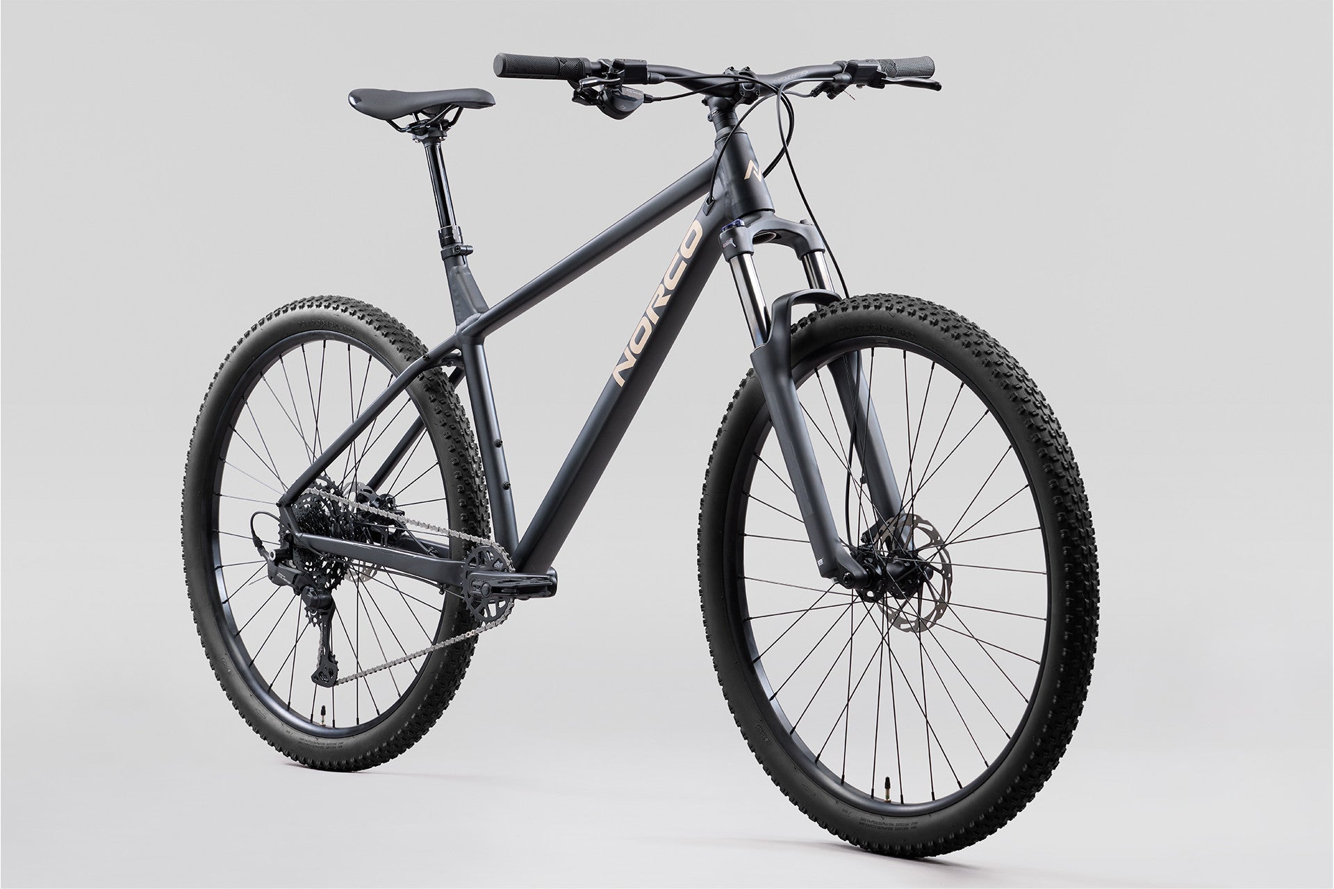 Norco Storm 1 Black - quarter view