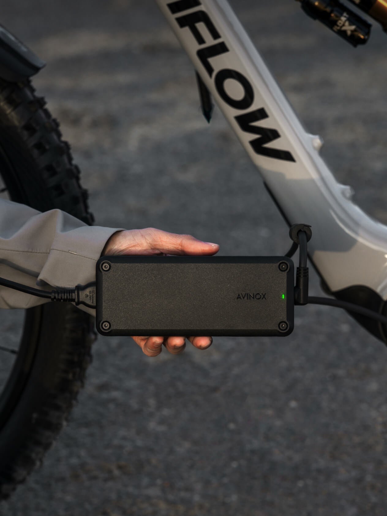 Amflow PX Carbon Pro fast charger detail