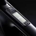 Amflow PL Carbon integrated Avinox display detail