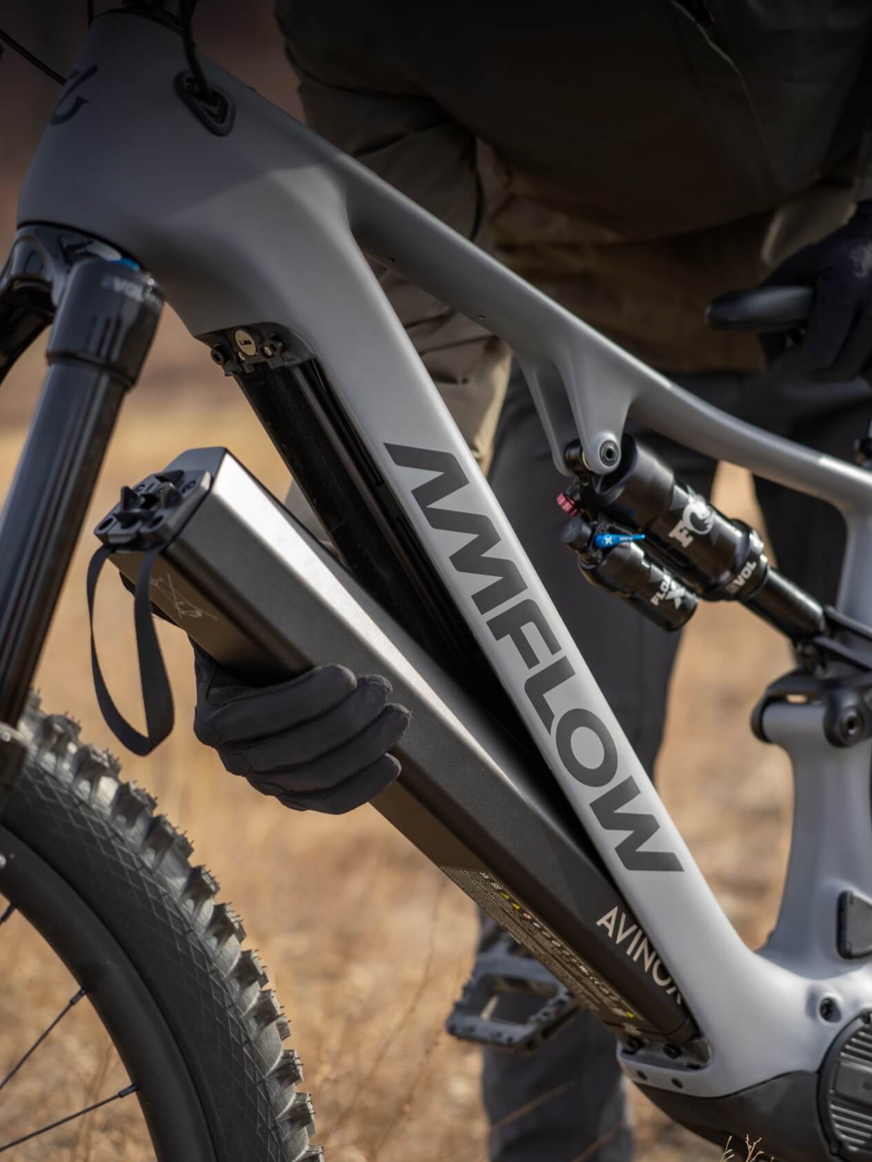 Amflow PR Carbon Pro removable battery detail